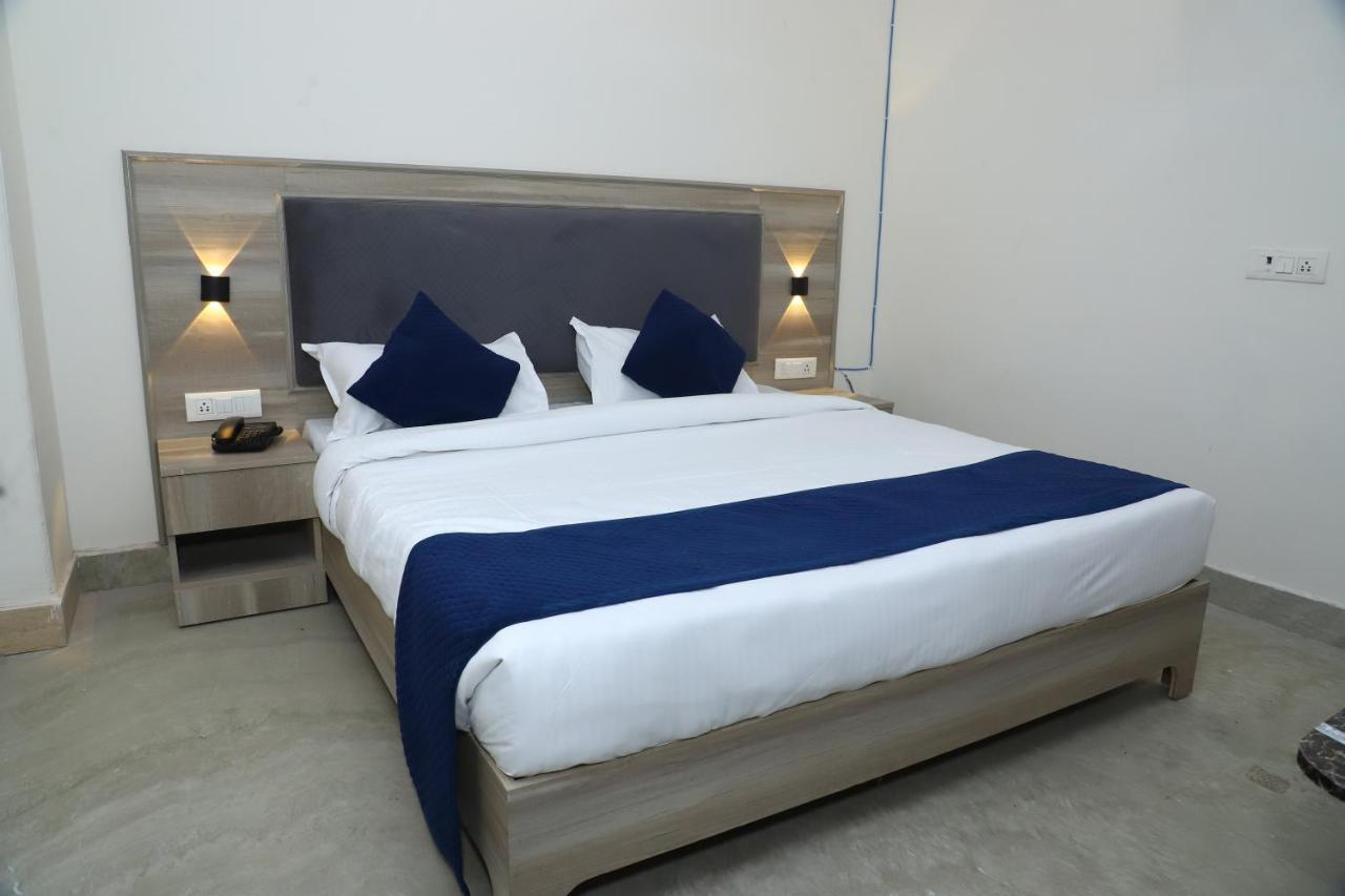 Lyf Corporate Suites - Noida Sector 19 Exteriör bild